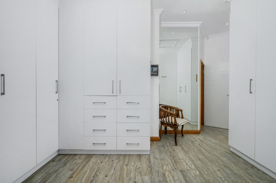 1 Bedroom Property for Sale in Summerstrand Eastern Cape